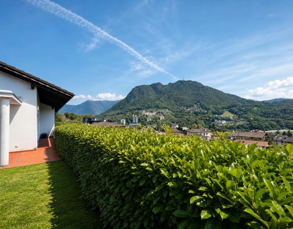 Villa unifamiliare con grande giardino
