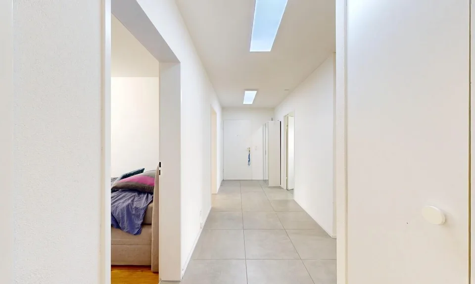 Modernisierte 4.5-Zimmerwohnung mit Garagenbox (im Baurecht)