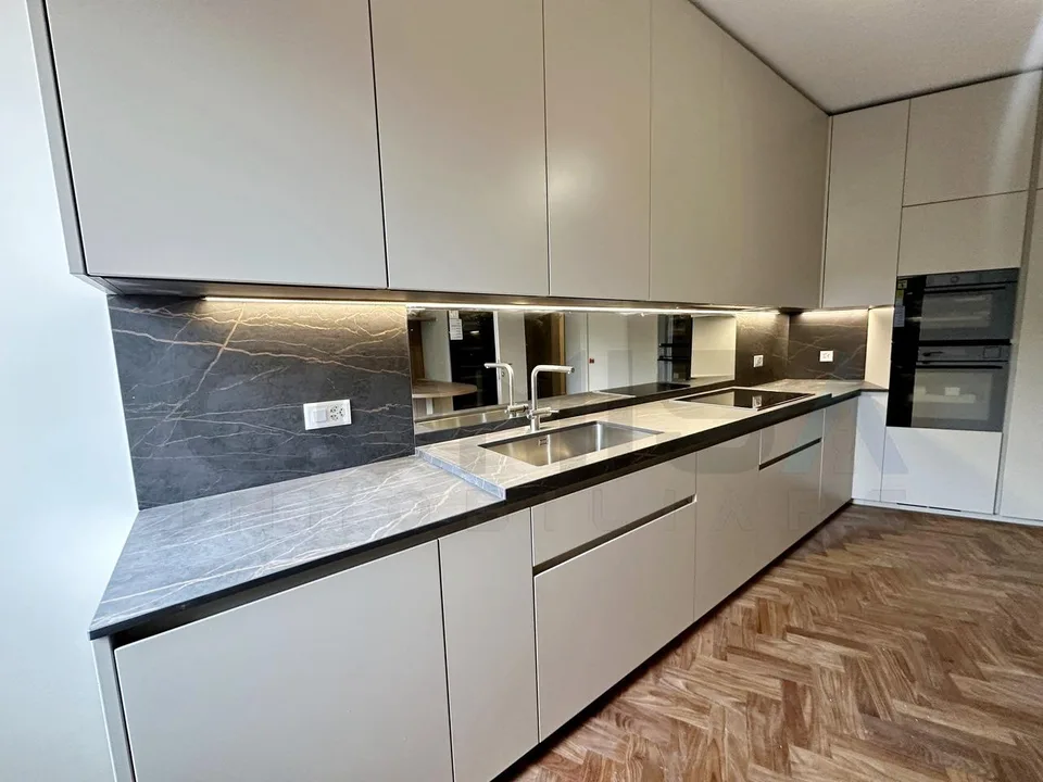 LUGANO CENTRO Appartamento signorile di 10.5 locali con giardino
