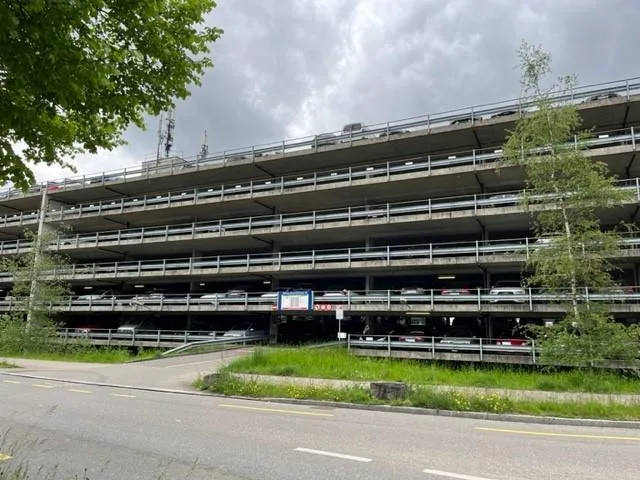 Gedeckter Parkplatz in Oerlikon gesucht?