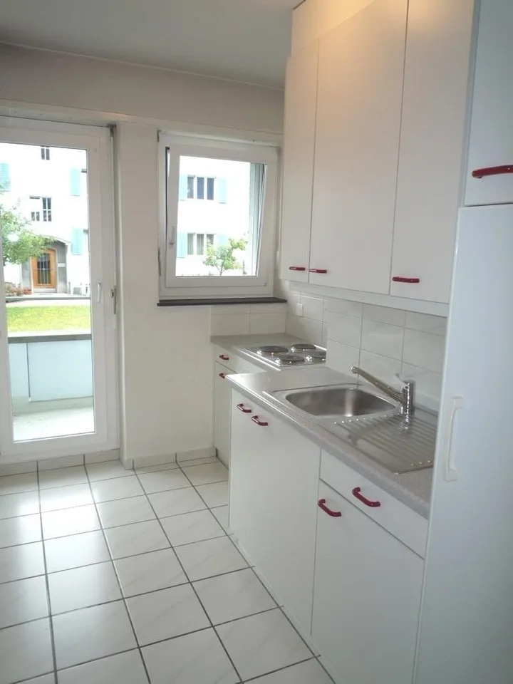 1-ZW à 33 m² zuoberst im 2. OG mit Balkon