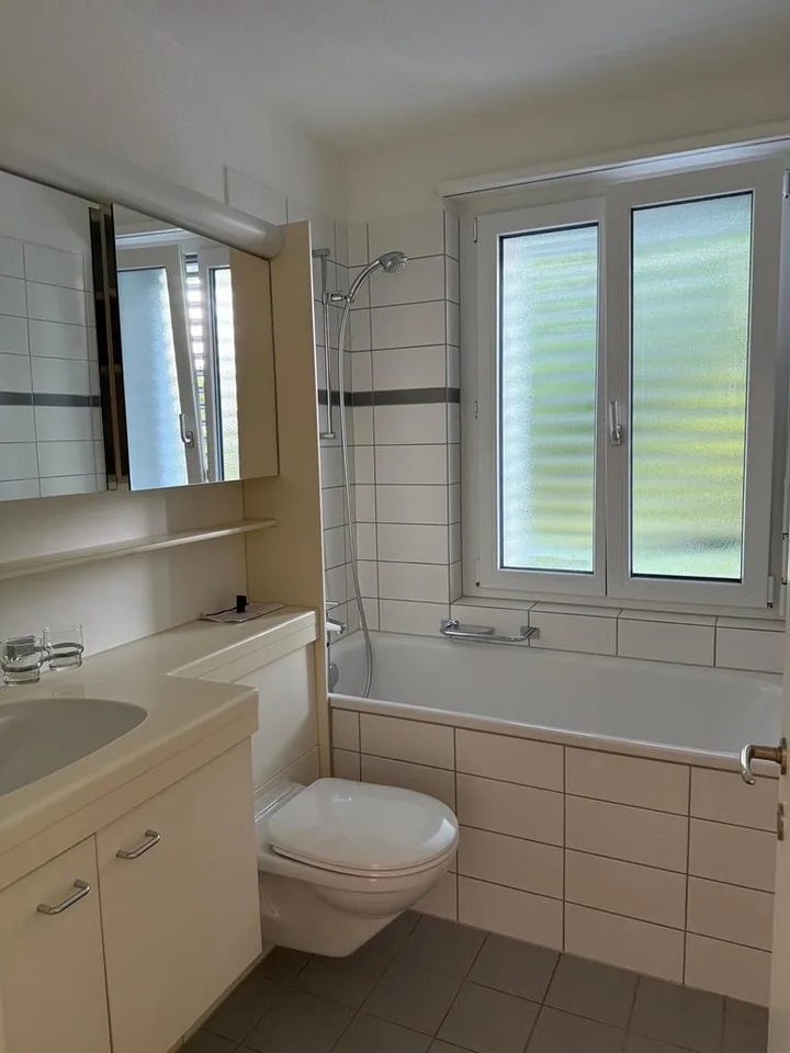Charmante Wohnung mit Balkon zu vermieten ...
