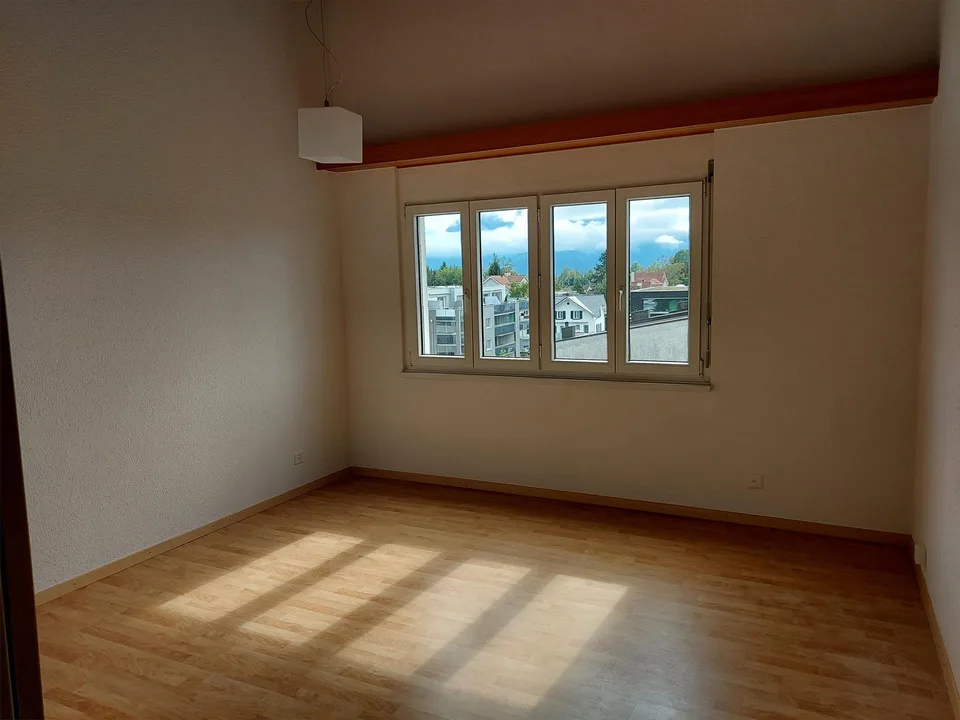 Funktionale und pflegeleichte 2 1/2 Zimmer-Wohnung (Alterswohnung)