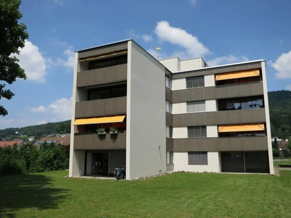 Helle, geräumige 1.0-Zimmer-Gartenwohnung an ruhiger Wohnlage