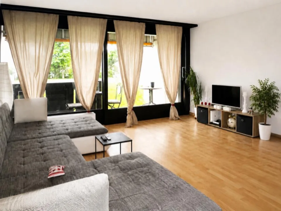 Helle, geräumige 1.0-Zimmer-Gartenwohnung an ruhiger Wohnlage