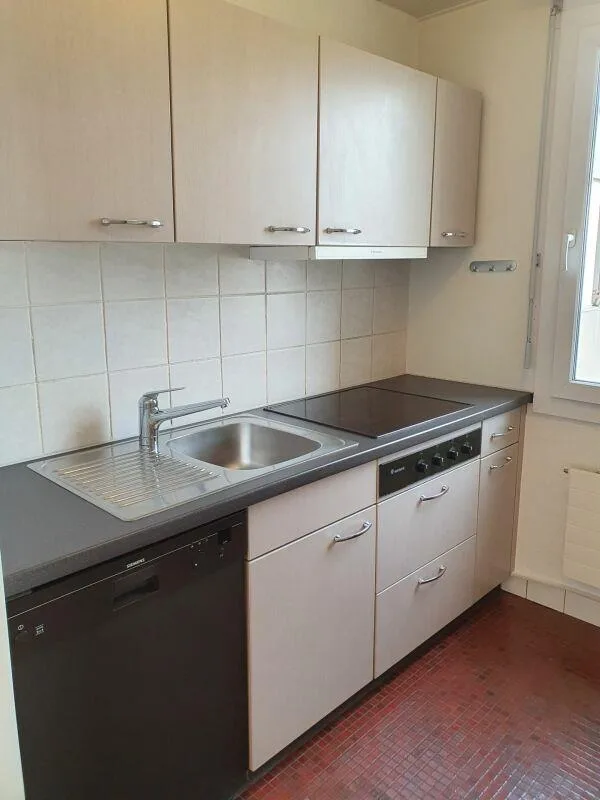 Helle, geräumige 1.0-Zimmer-Gartenwohnung an ruhiger Wohnlage