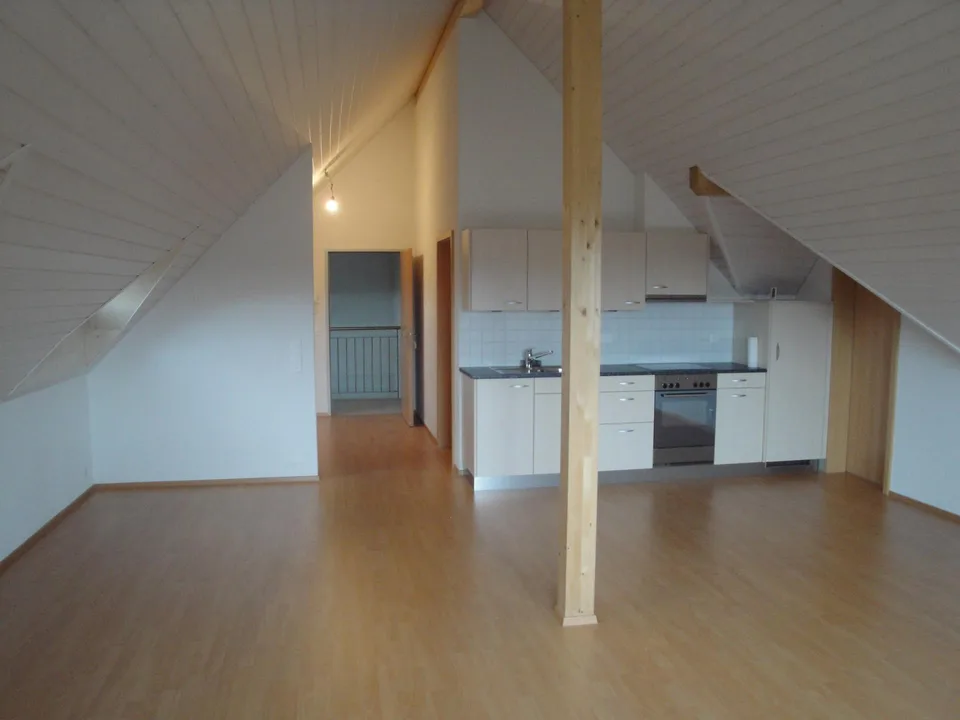 2.5 Zimmer Dachwohnung zu vermieten
