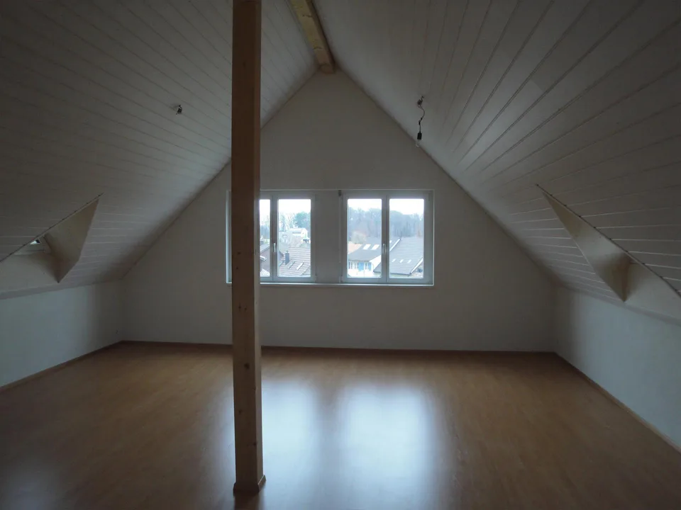 2.5 Zimmer Dachwohnung zu vermieten