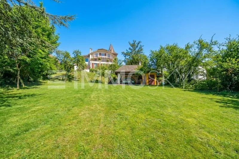 Véritable maison de Maître au cadre unique