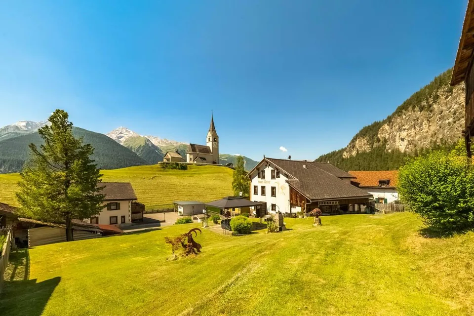 Schmitten: Mehrfamilienhaus mit Zukunftspotenzial