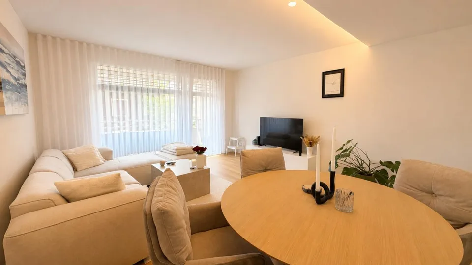 Helle 3.5 Zimmerwohnung im 1. OG