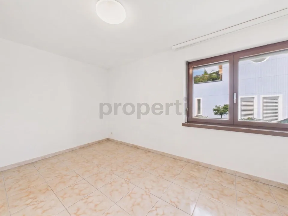Exclusive villa with pool, large garden and access to private beach in Figino – photo 20 of 32