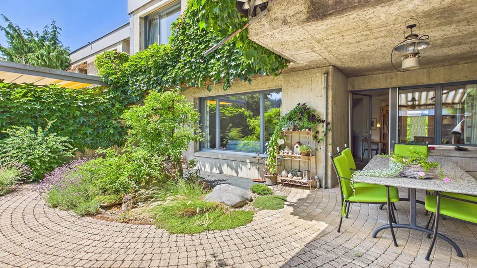 Einfamilienhaus mit Doppelgarage und schönem Umschwung – photo 3 sur 25