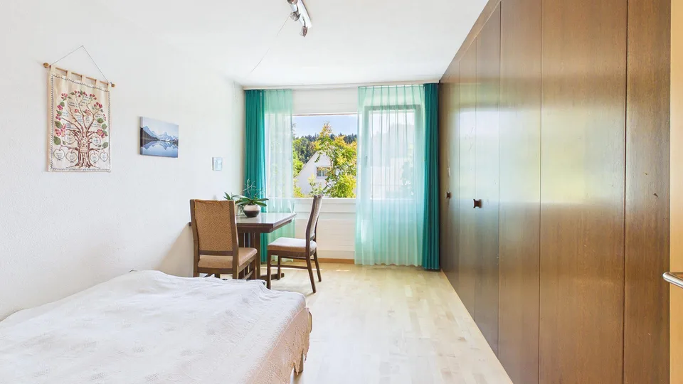 Einfamilienhaus mit Doppelgarage und schönem Umschwung – photo 19 sur 25