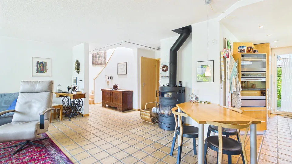 Einfamilienhaus mit Doppelgarage und schönem Umschwung – photo 10 sur 25