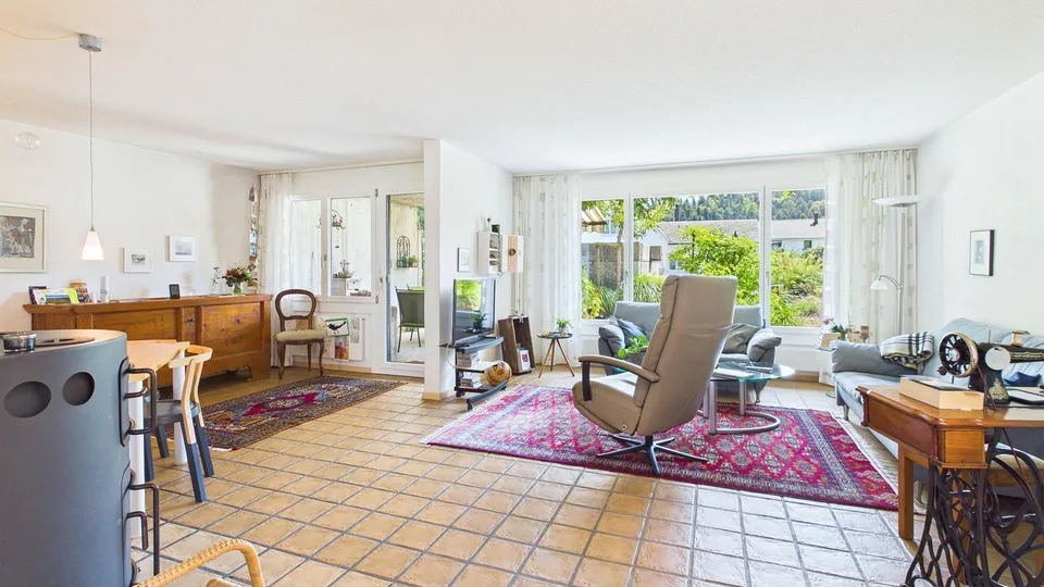 Einfamilienhaus mit Doppelgarage und schönem Umschwung – photo 9 sur 25