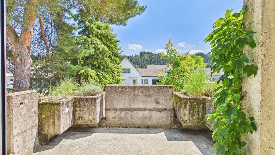 Einfamilienhaus mit Doppelgarage und schönem Umschwung – photo 21 sur 25