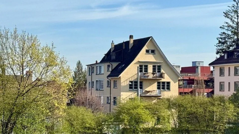 grosszügige 3-Zimmerwohnung (93 m2) mit Gartenanteil