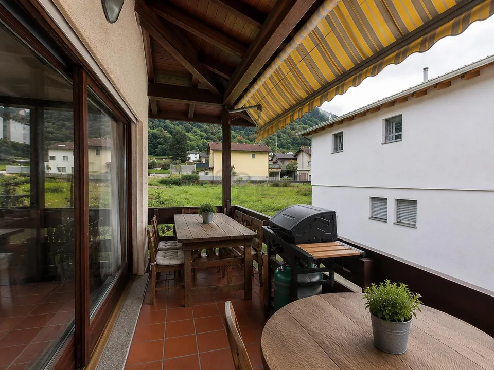 Elegant 4.5-room apartment in a semi-detached house with garden, Arbedo-Castione