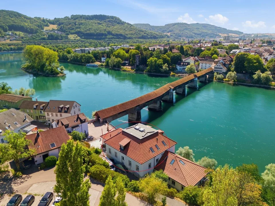 Exklusive 2.5-Zimmer-Loftwohnung direkt am Rhein