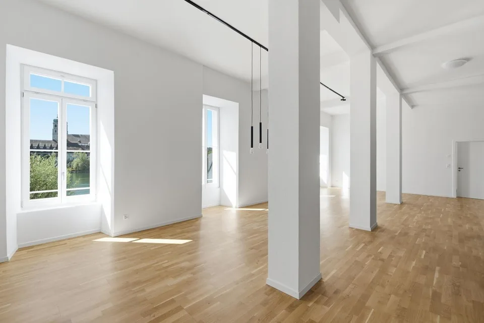 Exklusive 2.5-Zimmer-Loftwohnung direkt am Rhein