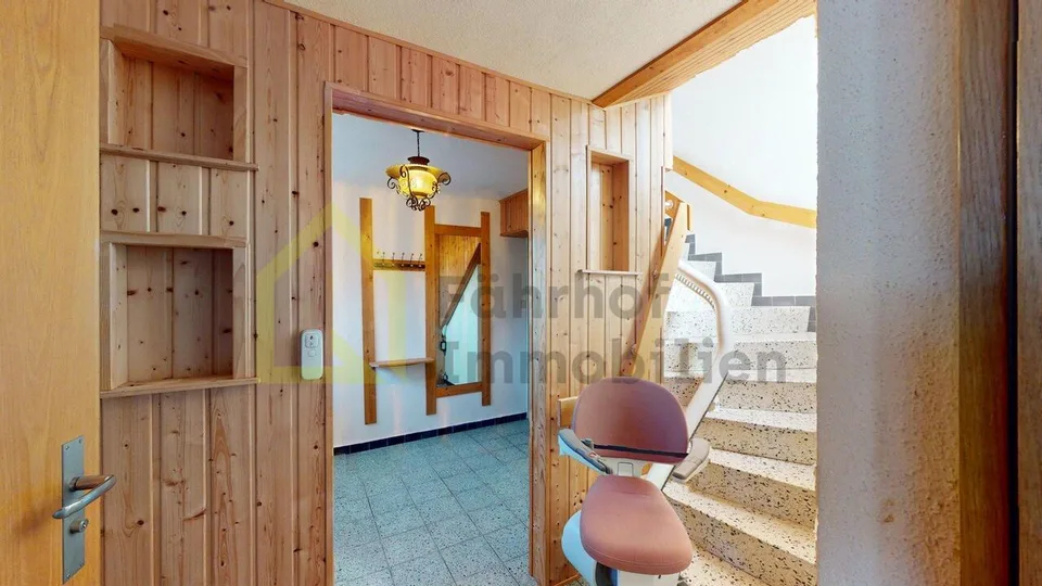 Casa unifamiliare indipendente in una posizione preferita con vista lontana inobstructabile – foto 10 di 15