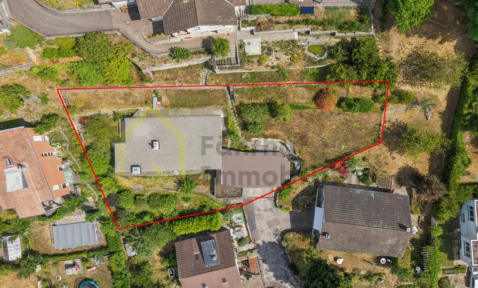 Freistehendes EFH an bevorzugter Lage mit unverbaubarer Fernsicht