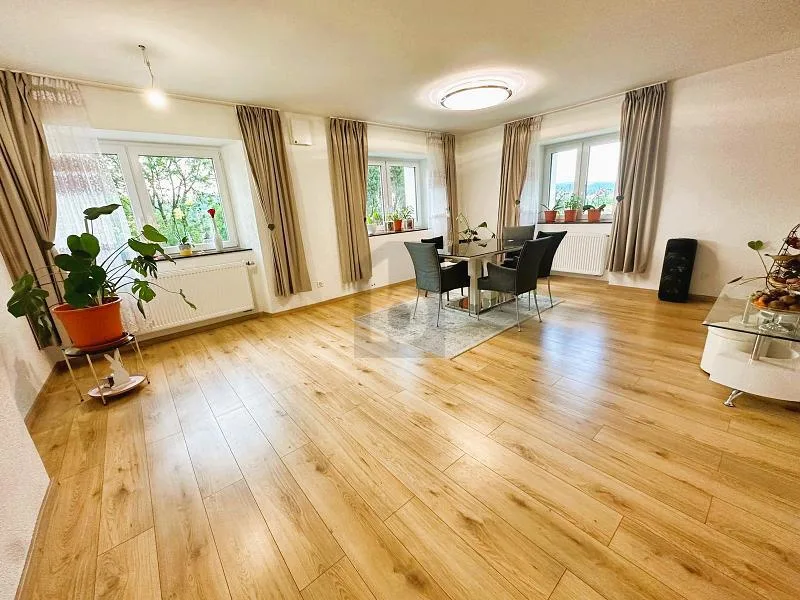 HOCHWERTIG KERNSANIERT AN RUHIGER LAGE