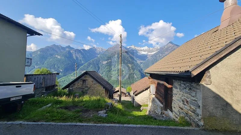 SOLEGGIATO, IN POSIZIONE TRANQUILLA