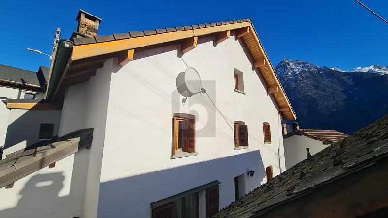 SPAZIOSA E SOLEGGIATA CON VISTA SULLE MONTAGNE