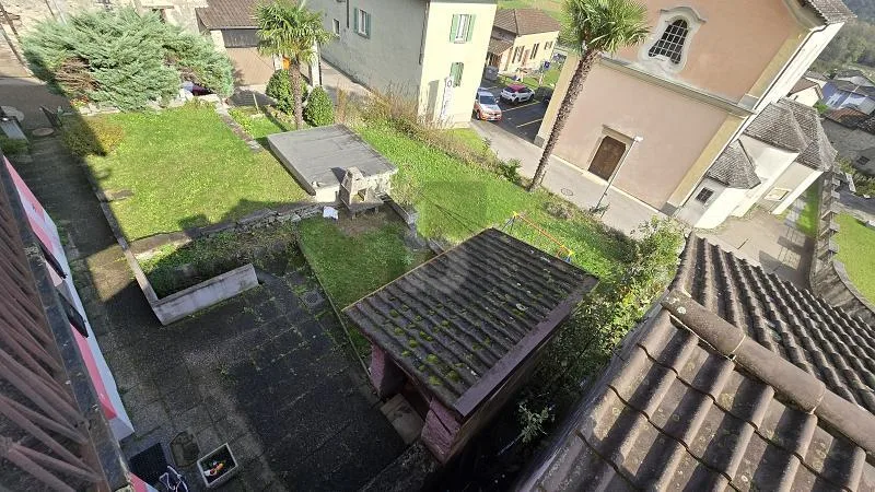 SPAZIOSA E SOLEGGIATA CON AMPIO GIARDINO