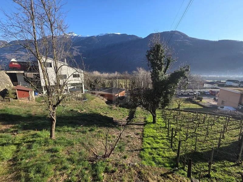 IN POSIZIONE TRANQUILLA E SOLEGGIATA CON VISTA