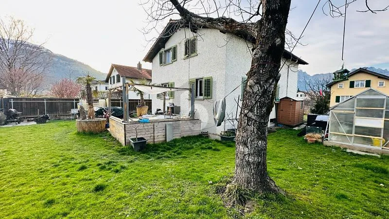 TRAUMLAGE MIT GESTALTUNGSSPIELRAUM