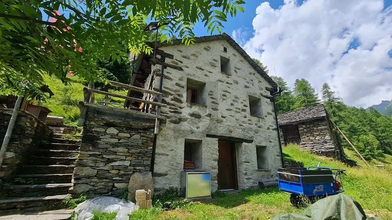 TRA LA NATURA, CON VISTA SUL PAESAGGIO