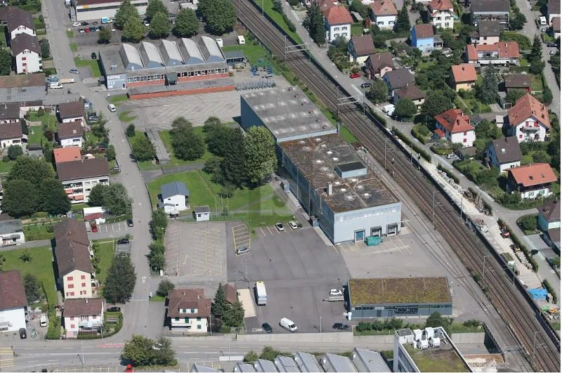 10 - 300 AUSSENPARKPLÄTZE VERFÜGBAR