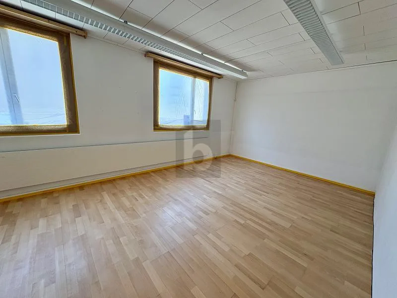 FRISCH RENOVIERT, GROSSZÜGIG & VIELSEITIG NUTZBAR