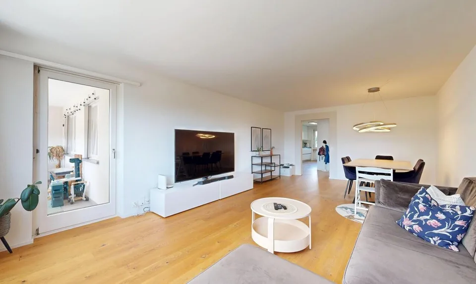 Top renovierte Wohnung in Familienquartier