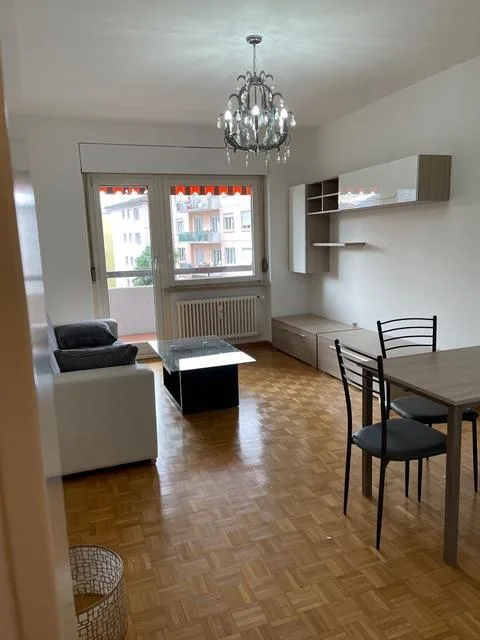 Helle renovierte 3.5-Zimmer-Wohnung mit Balkon und Stellplatz in ru...