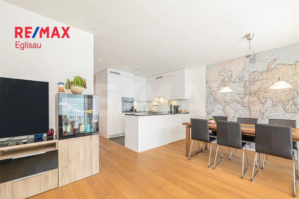4.5-Zimmer-Wohnung mit sonnigem Balkon und zwei Tiefgaragenplätzen