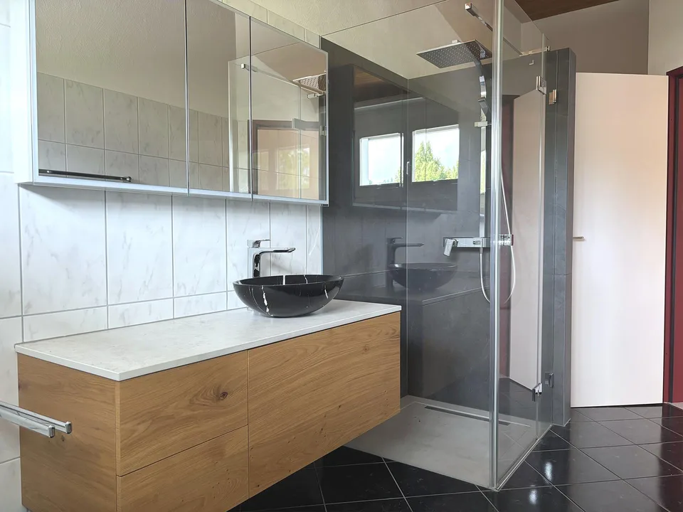 Helle 5.5-Zimmer-Attikawohnung mit grosser Dachterasse - sofort verfügbar – Foto 3 von 12