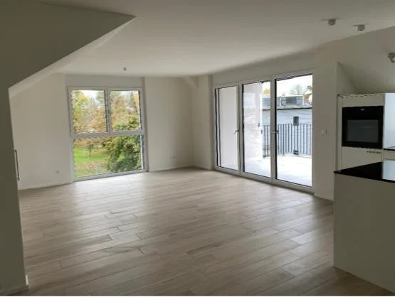 Neue und helle 4,5-Zimmer Maisonette-Wohnung