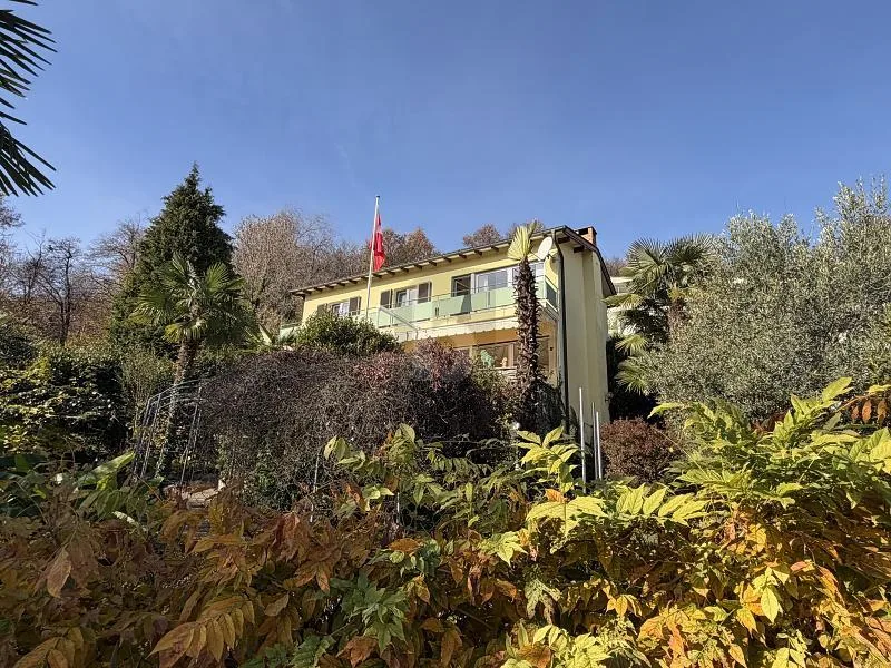 CON GIARDINO E PISCINA