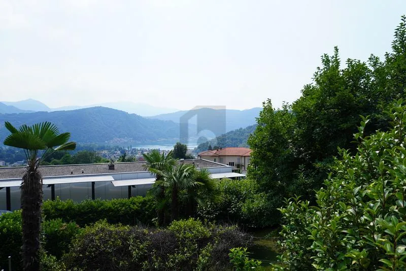 CON GIARDINO E PISCINA
