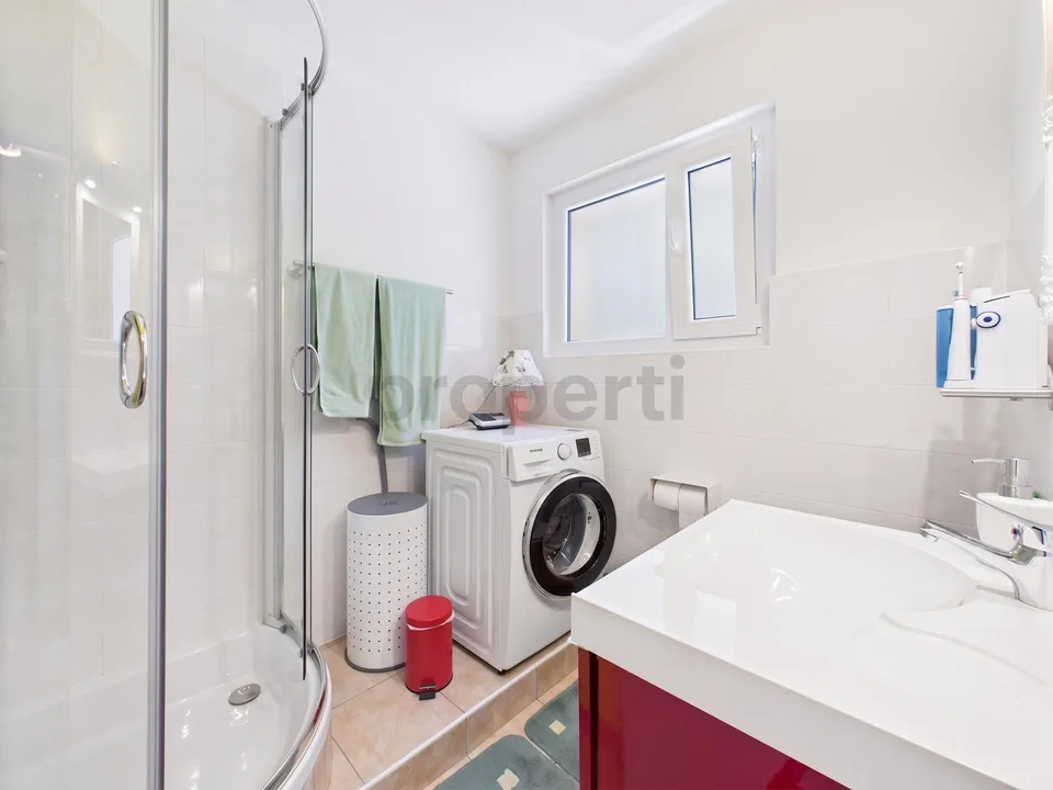 Vista lago, piscina privata e opzione seconda residenza Traumhafter Seeblick, privater Pool und Nutzung als Zweitwohnsitz möglich – Foto 10 von 39