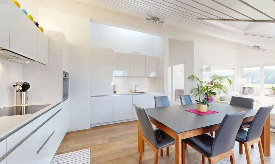 Wunderschöne 5,5 Zimmer mit freiem Blick auf die Landschaft – Foto 10 von 11