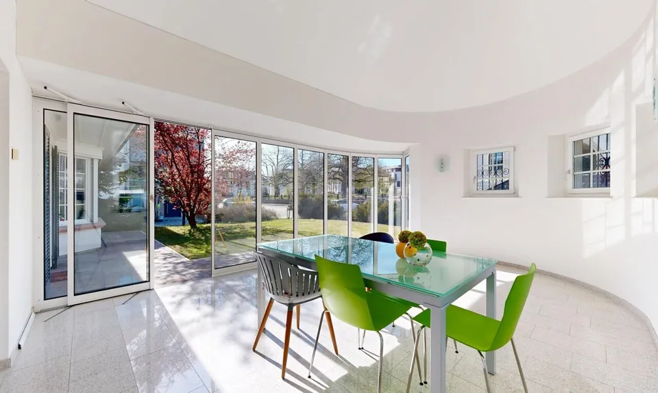 Exklusives 6.5-Zimmer-Landhaus an zentraler und dennoch ruhiger Lage – Foto 8 von 13