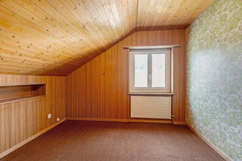Freistehendes 5.0-Zimmer-Einfamilienhaus mit sanierter Gebäudehülle... – Foto 14 von 17