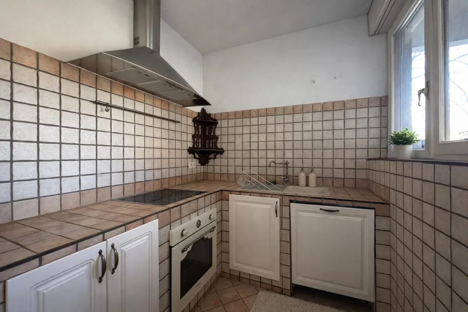 Élégant appartement de 3,5 pièces dans un emplacement stratégique