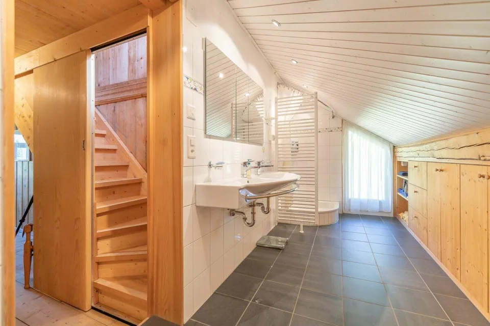 6.5-Zi-Ferienhaus an idyllischer Panoramalage – Foto 13 von 21