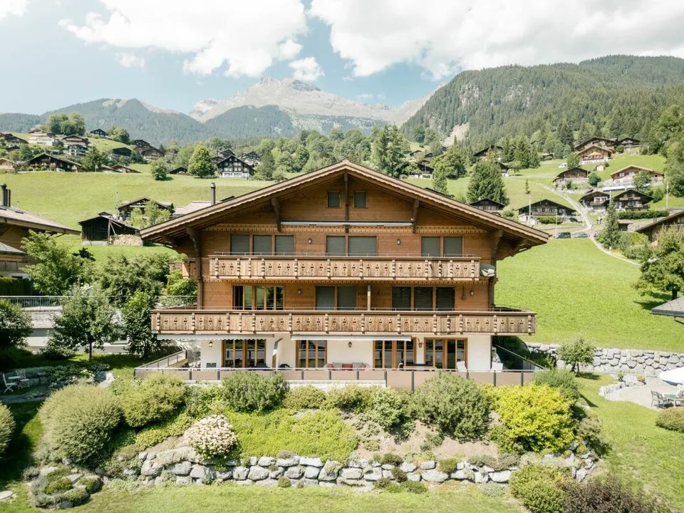 Terrassenwohnung mit Bergblick - 4.5-Zimmer-Erstwohnung im Chalet A...